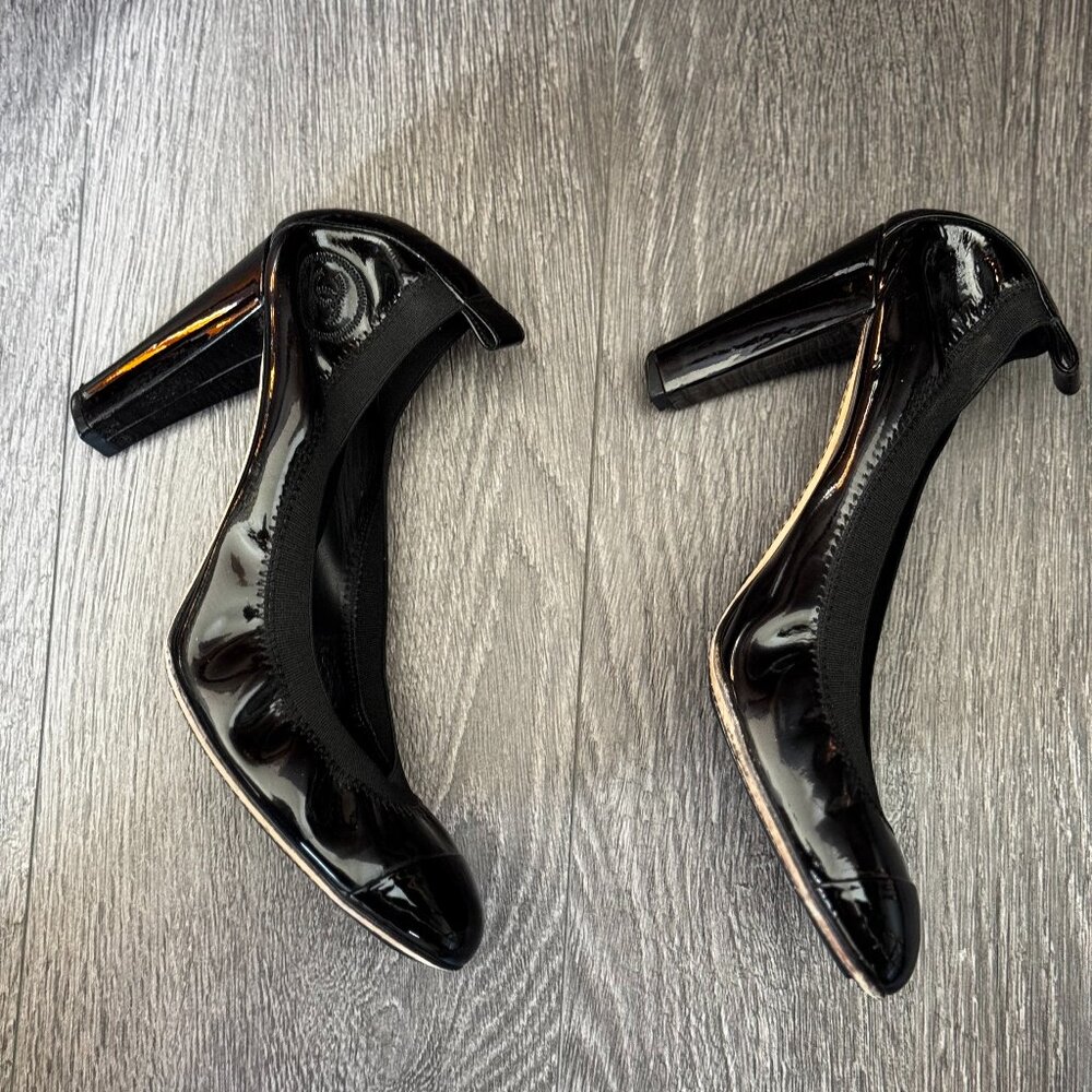 Chanel CC Stretch Black Patent Leather Heels – Size 38 (Fits Like 7.5) - Picture 2 of 8